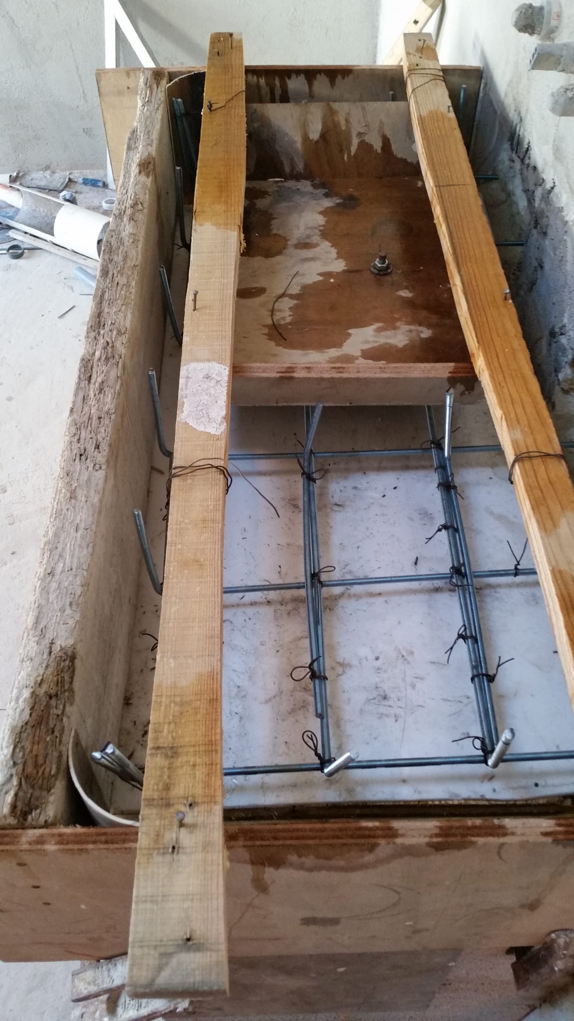 Baño con azulejos en escama