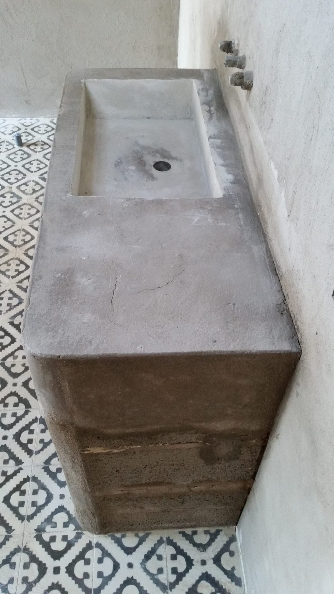 Baño con azulejos en escama