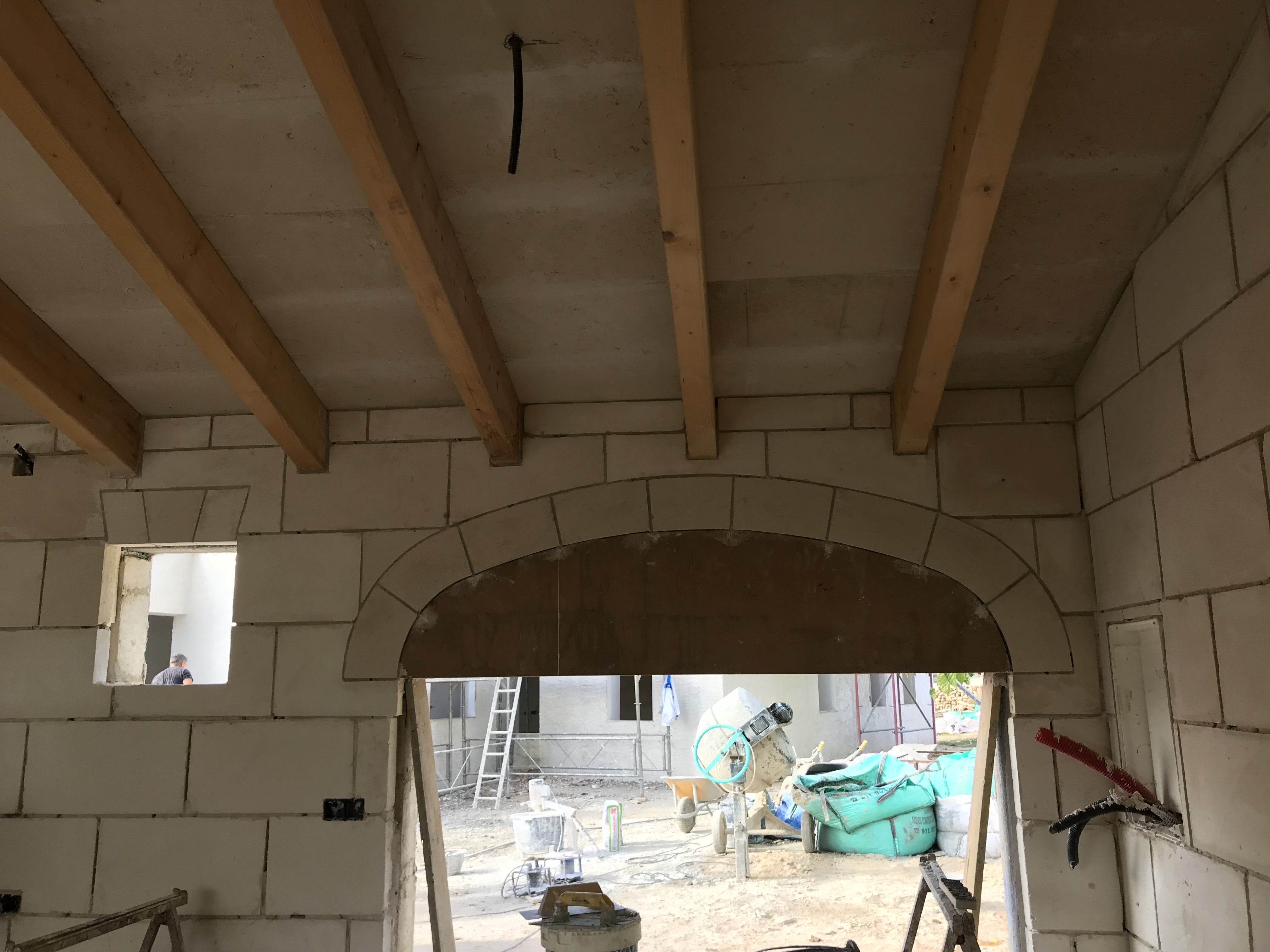 Construcción de arco de piedra