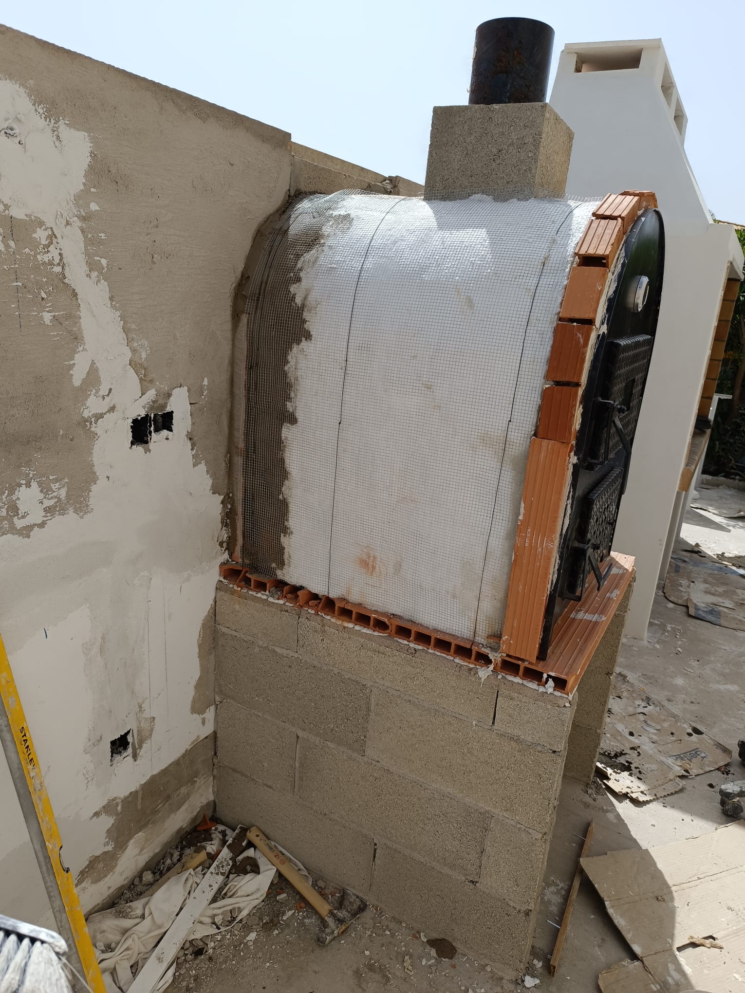 Construcción de horno y barbacoa