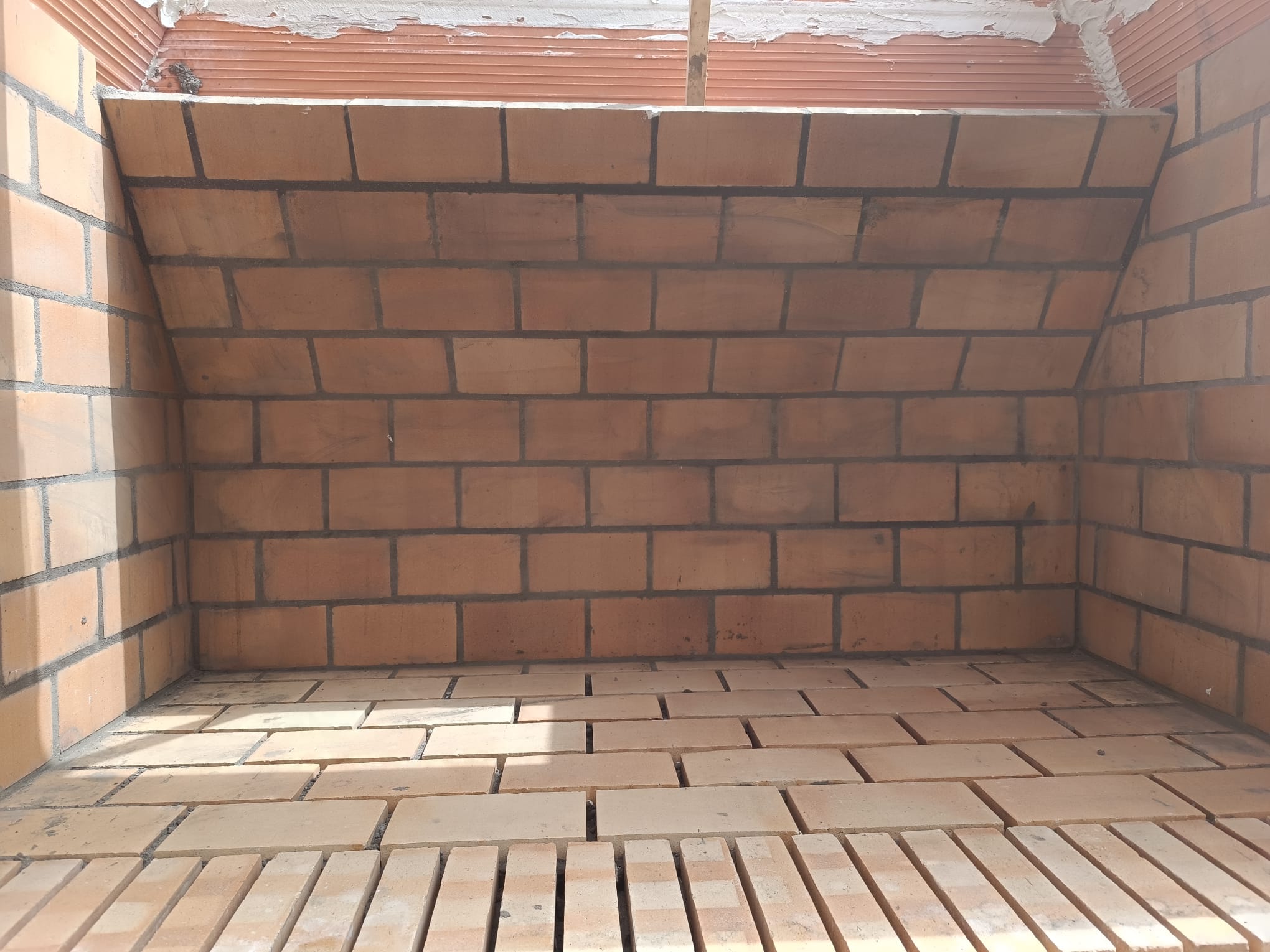 Construcción de horno y barbacoa